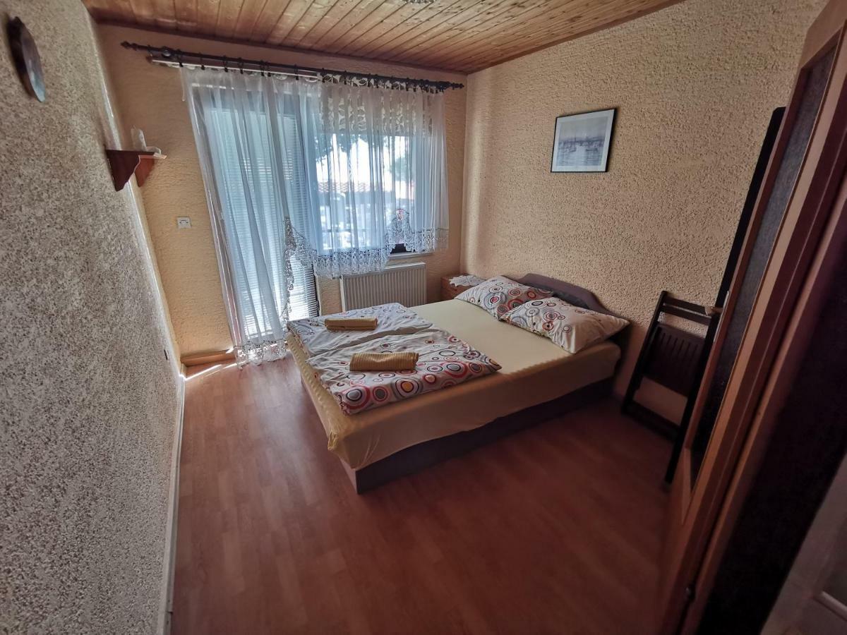 Guest House Dijana Kraljevica Exterior foto